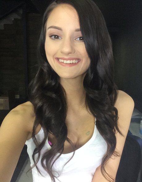 paisleypepper nudes actress photo