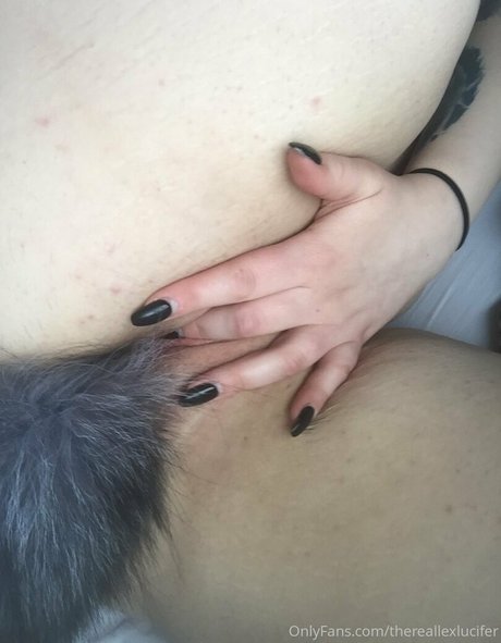 Satanslilslut6969 pornstar free photo