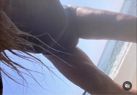 Meg Matthews sex model photo