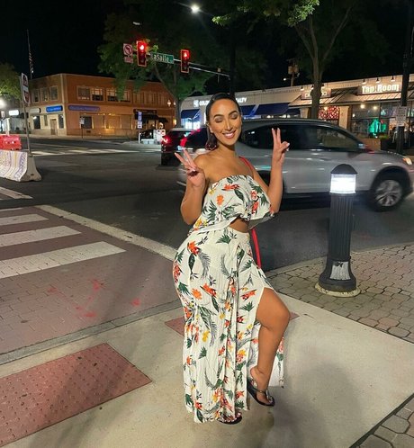 Omaima Benamre erotic star img