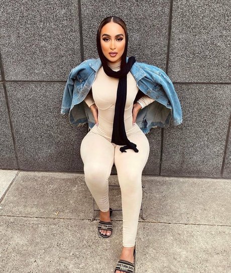 Omaima Benamre model naked gallery