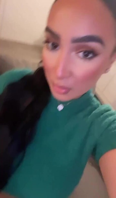 Omaima Benamre beautiful star pictures