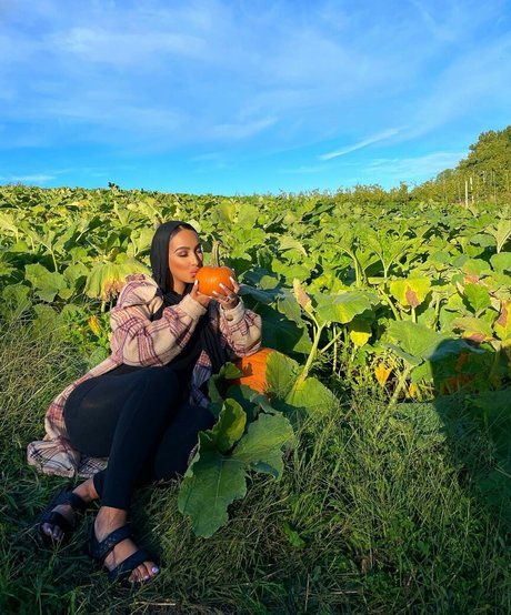 Omaima Benamre erotic star images