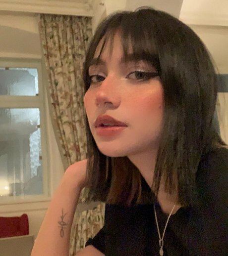 Tani Castaneda star erotic pics