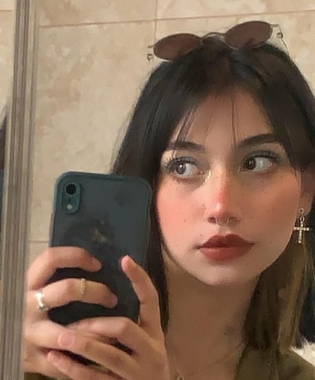 Tani Castaneda star hd photo