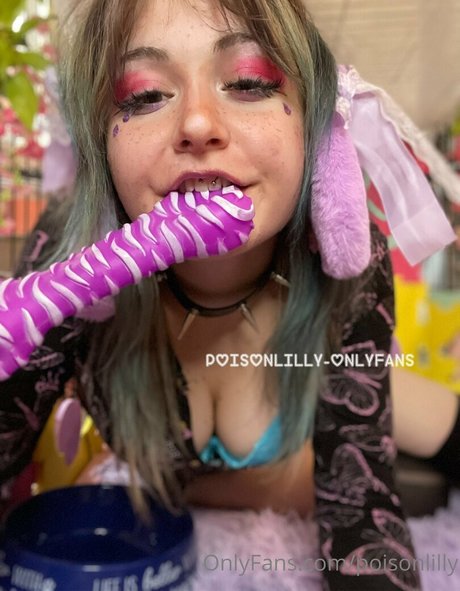 poisonlilly perfect pornstar img