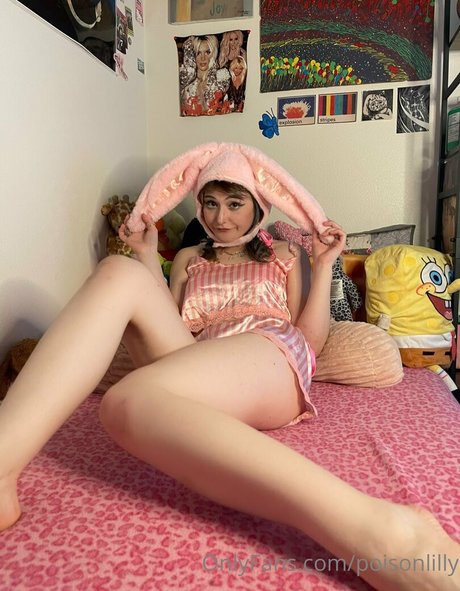 poisonlilly pretty model pic