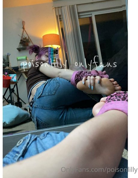 poisonlilly sex model photos