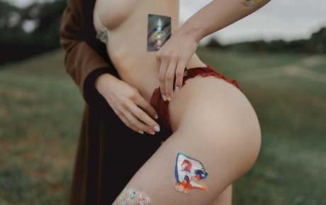 Olia Malyuchenko naked star image