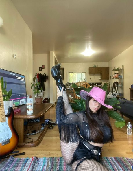 Bendy Lola pornstar sexy galleries