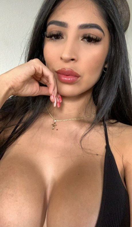 Lovely Puchi model nudes archive