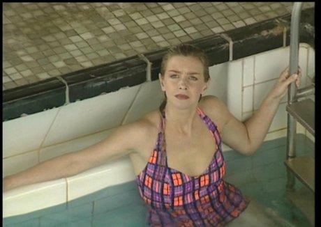 Leslie Ash hot model photos