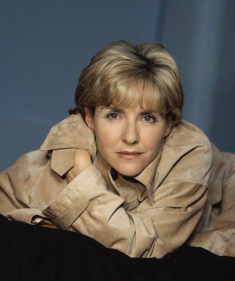 Amanda Burton hot star photo