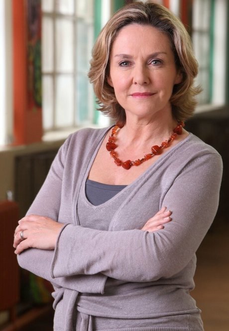 Amanda Burton star hd pics