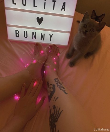 lo lita18 model naked pic