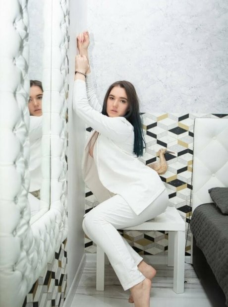 bella sun_ high quality actress image