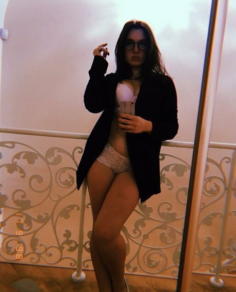 bella sun_ pornstar pretty img