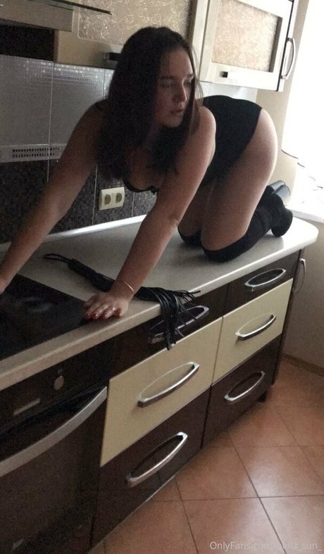 bella sun_ model pornographic images