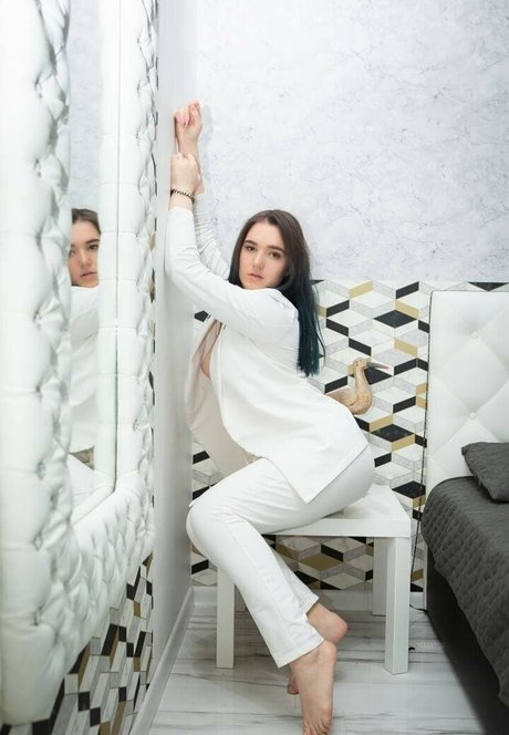 bella sun_ pornstar high quality picture