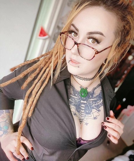 lollydreadfulfree model high quality photos