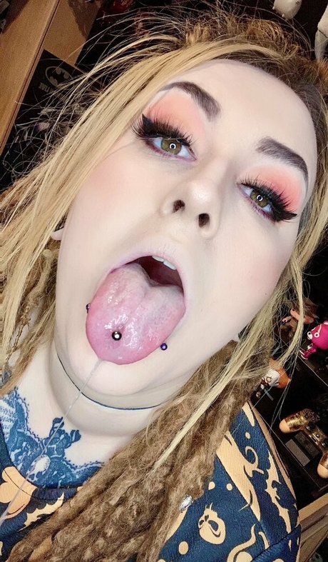 lollydreadfulfree beautiful model pics