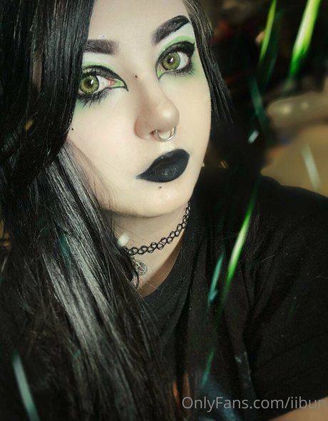 iibun star naked pic