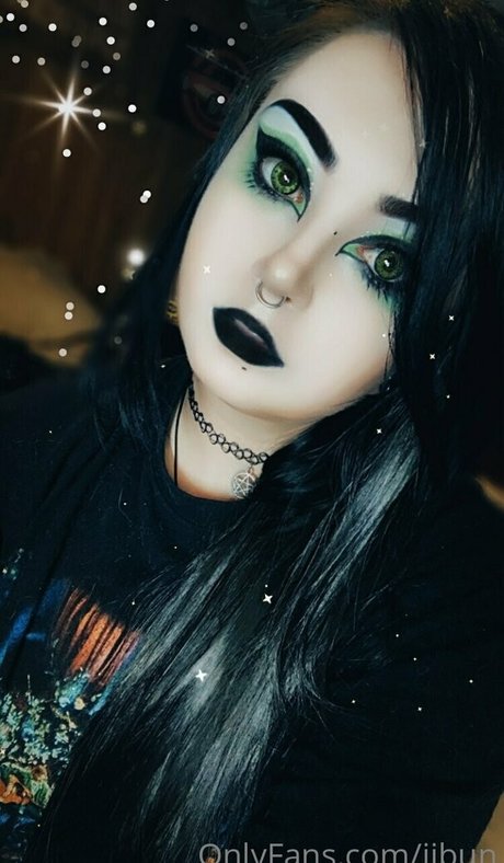 iibun beautiful model pictures