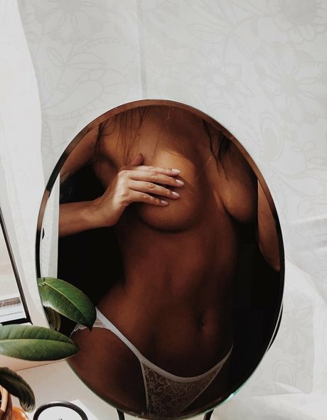 Linda x pornstar erotic pic