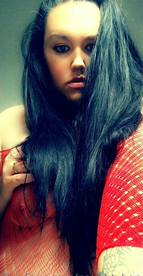 naughtyhoneypot model xxx pics