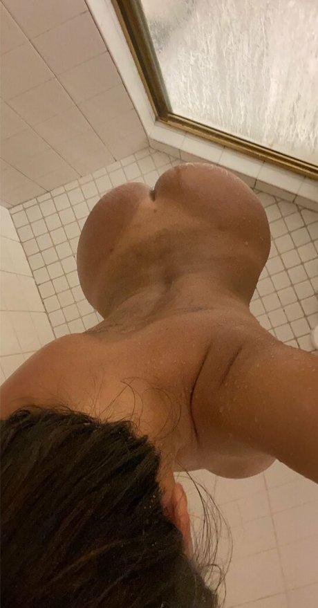 smiley sunday star naked photos