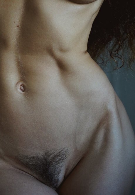 LinArtica model adult gallery