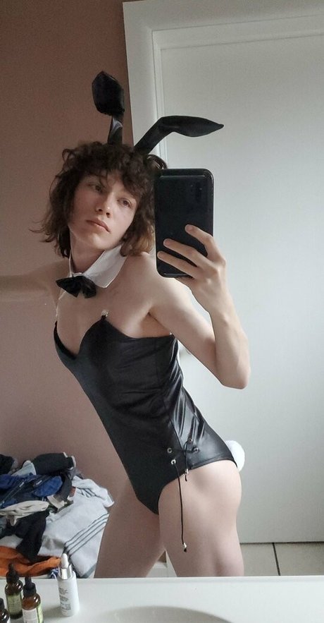 Xaviey model high quality pics