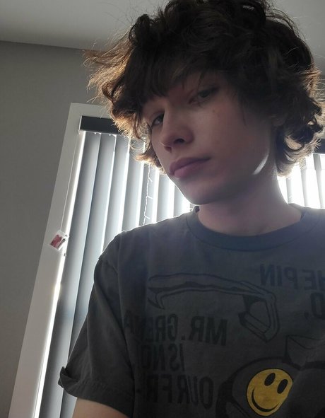 Xaviey model adult image