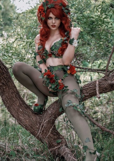 Abi Aikou nice actress photos