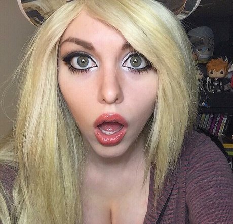 Abi Aikou top pornstar img