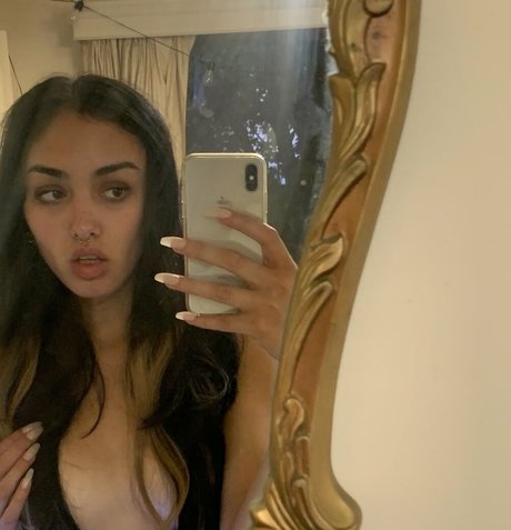 Arivalilith nudes pornstar pictures