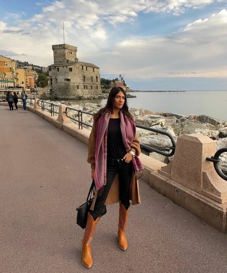 Valentina Venturi erotic star image