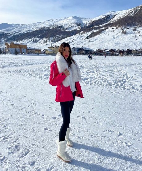 Valentina Venturi model hot photos