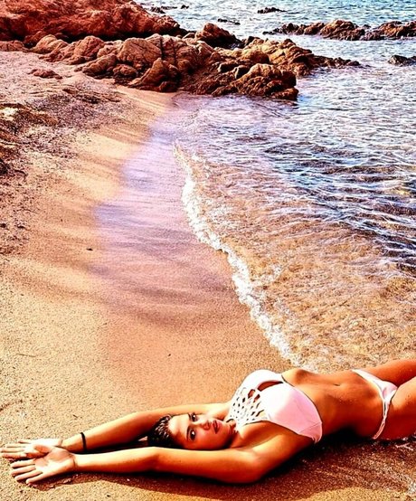 Valentina Venturi hot model gallery