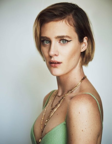 Mackenzie Davis pornstar hd image