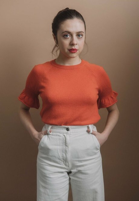 Bel Powley star erotic images