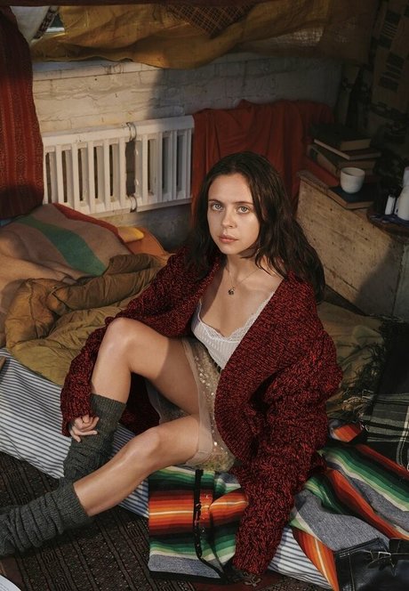 Bel Powley perfect star pictures