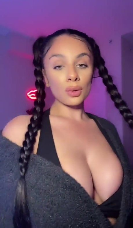 Jordan Taverner pretty pornstar photos