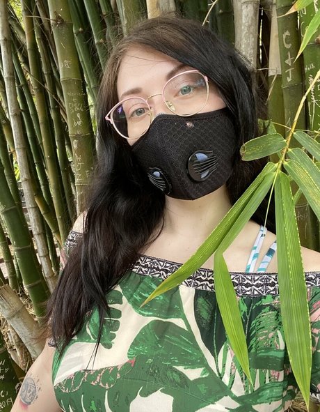 omankovivi xxx actress gallery