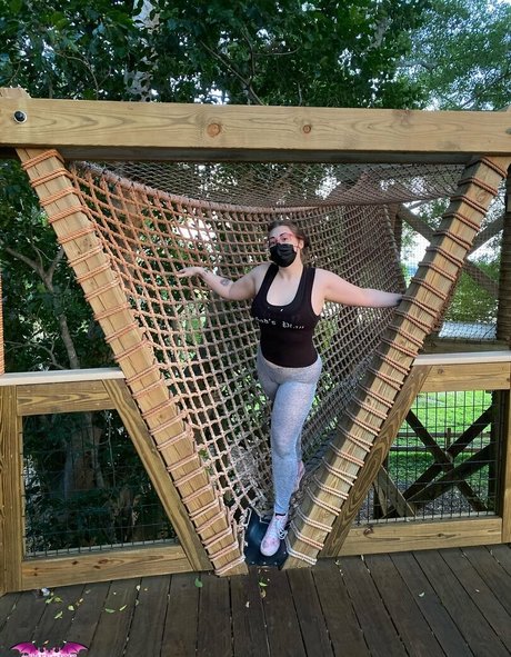 omankovivi xxx pornstar picture