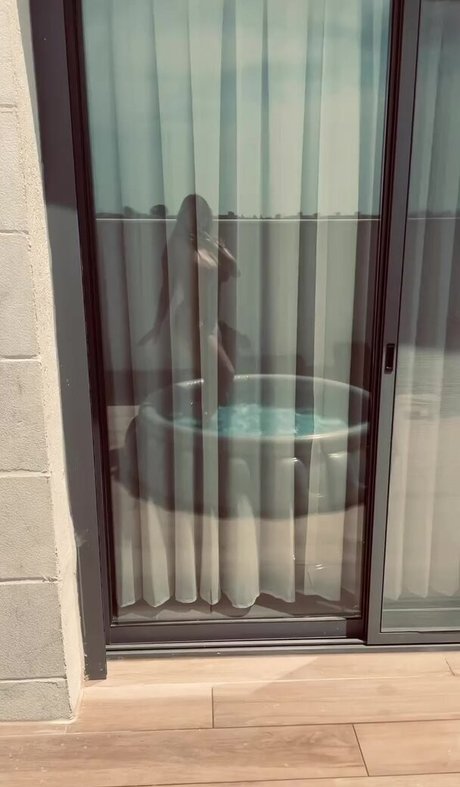 Evelin Aizenberg model pornographic photo