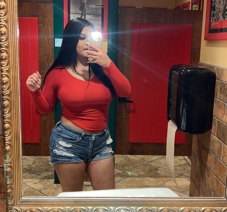 Carolina Corrales adult model picture