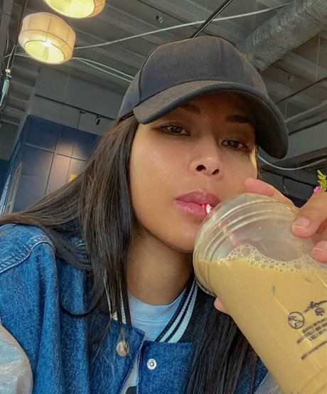 nang uncut model porn img