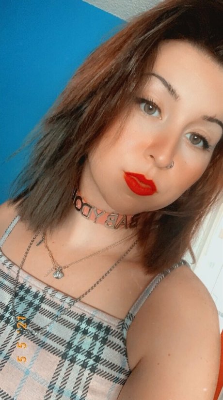 swallowpeaches erotic model pictures