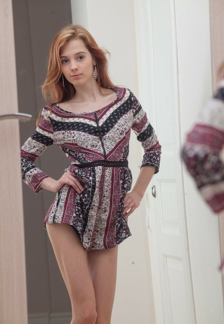 Skokoff sexy actress picture